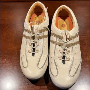 Clarks Unstructured Women's Size 11 M Comfort Shoes Leather Sneakers WHITE/TAN
